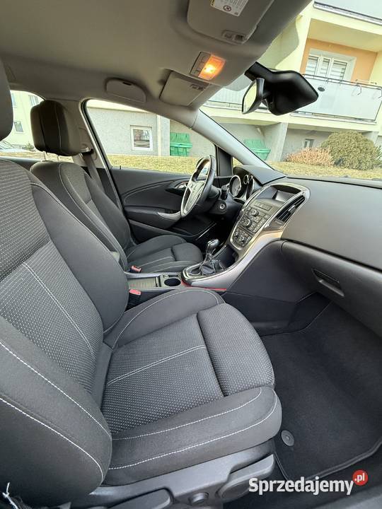 Opel Astra J Cosmo 14 turbo 140 biksenon 228600km Kórnik