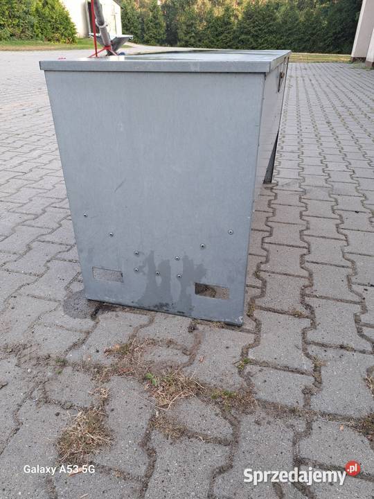 Karmidła drobiu do hodowli na wolnym wybiegu Maniszewo