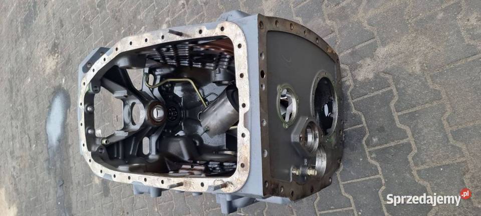 OBUDOWA TRAKTOR VALTRA S 323 VARIO ML260 Lipno