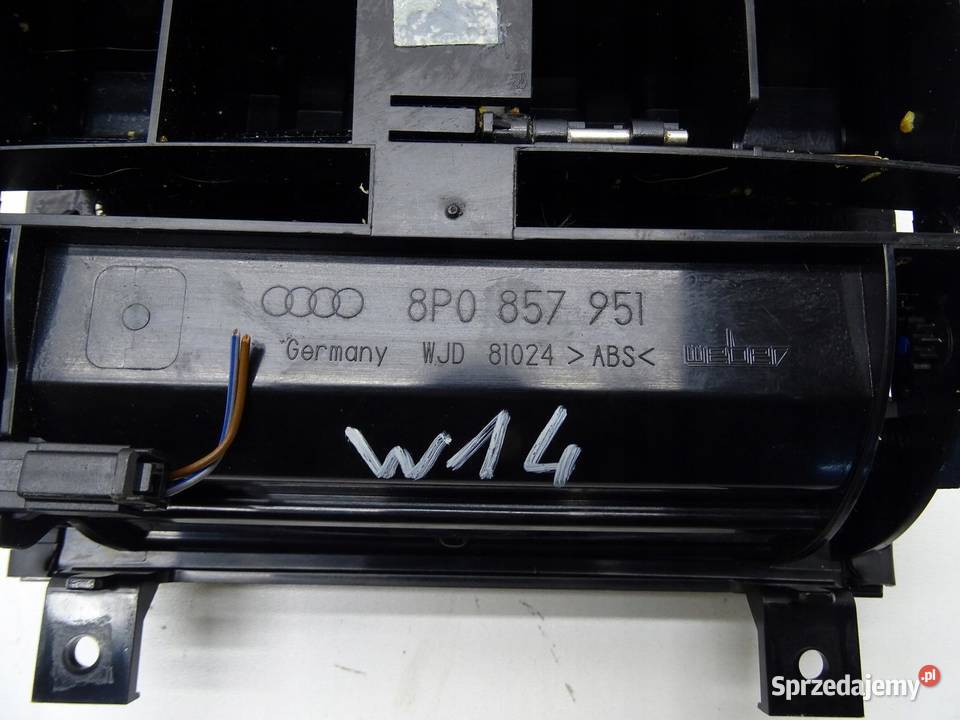 POPIELNICZKA ŚRODKOWA TUNELU AUDI A3 8P LIFT Popielniczki