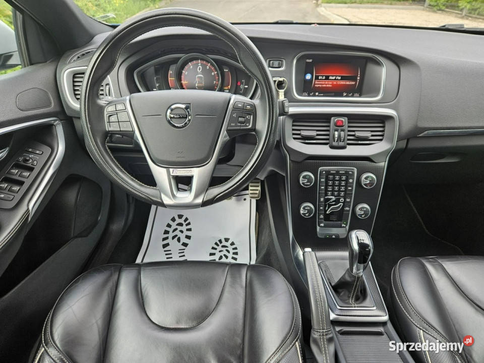 Volvo V40 T4 190 benzyna 100 Fabryczny Lakier elektryczne lusterka sprzedam