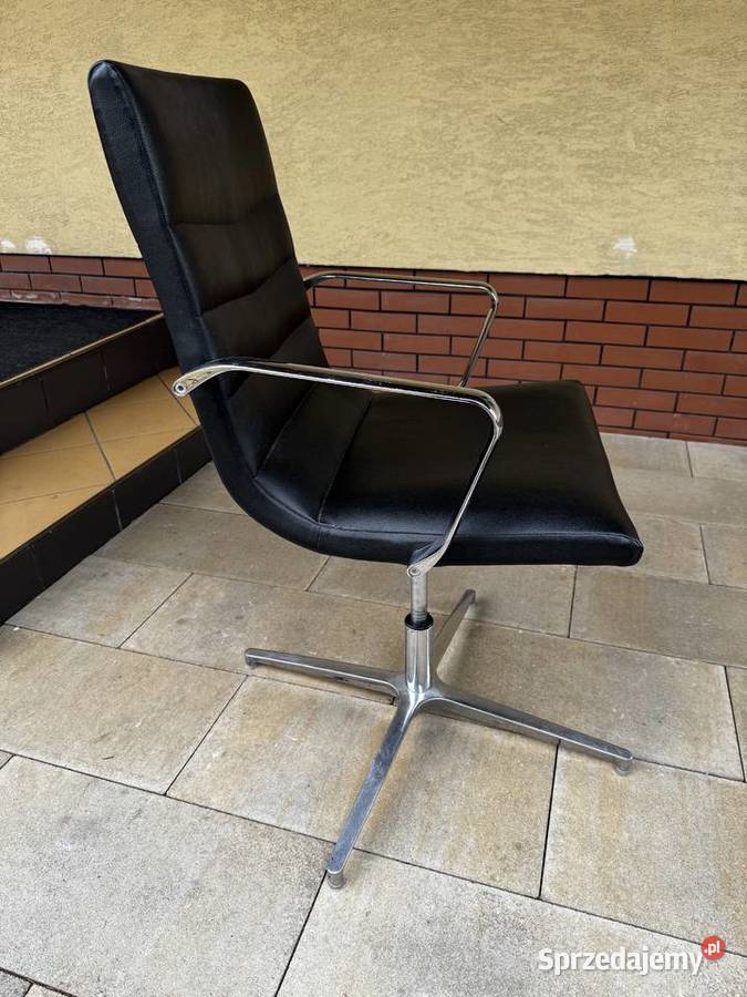 Fotel do biurka kręcony czarny PROKURIST chrom