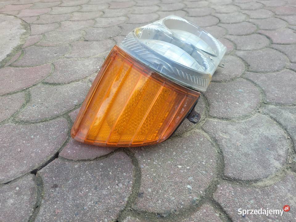 LAMPA PRAWA MERCEDES SLR107