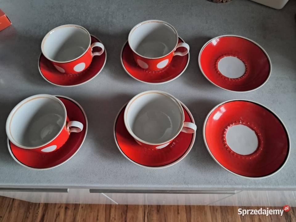 4 filiżanki 6 talerzyków z prlu radzieckiej Sandomierz