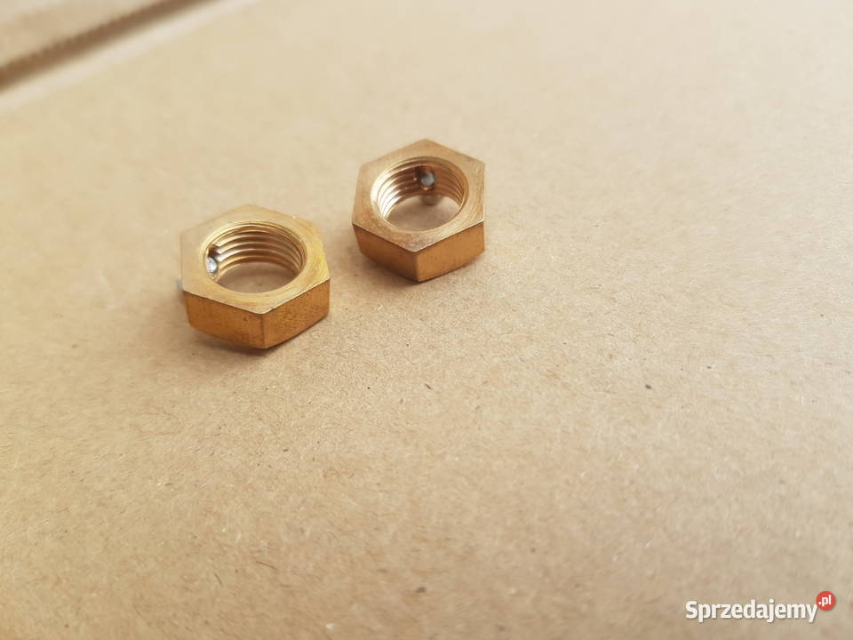 Nakrętka M10x1 do lamp ze śrubką blokującą 2 sprzedam