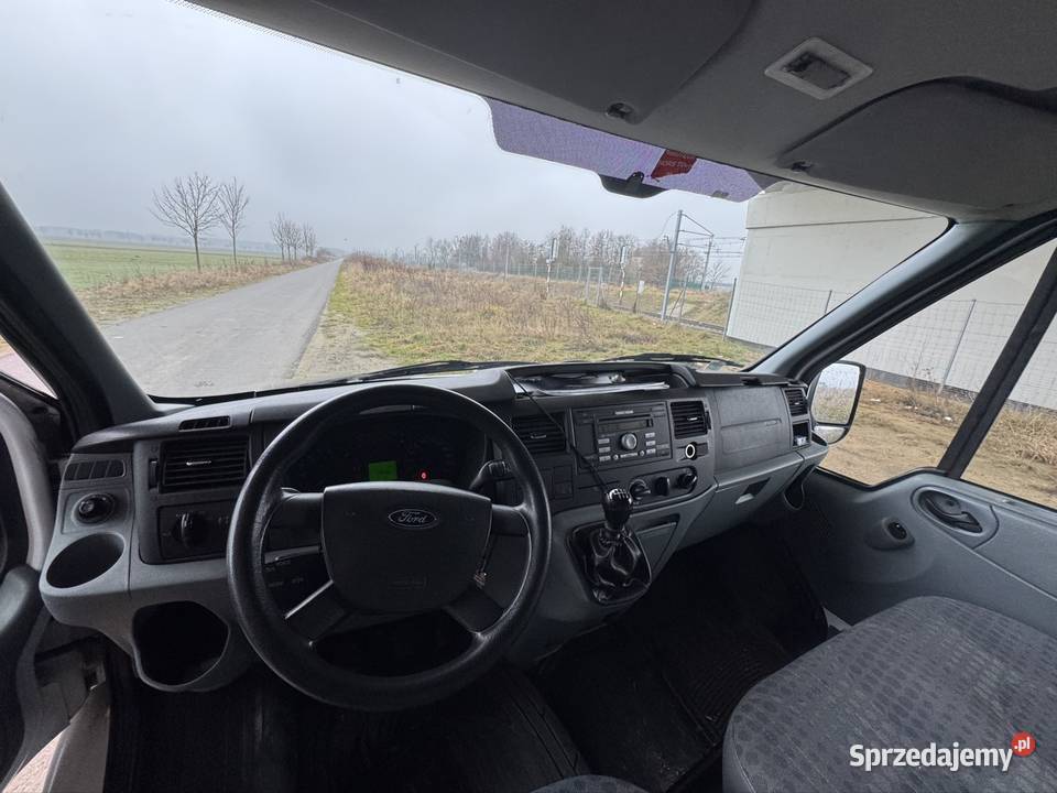 Sprzedam Ford Transit zadbany niski przebieg furgon