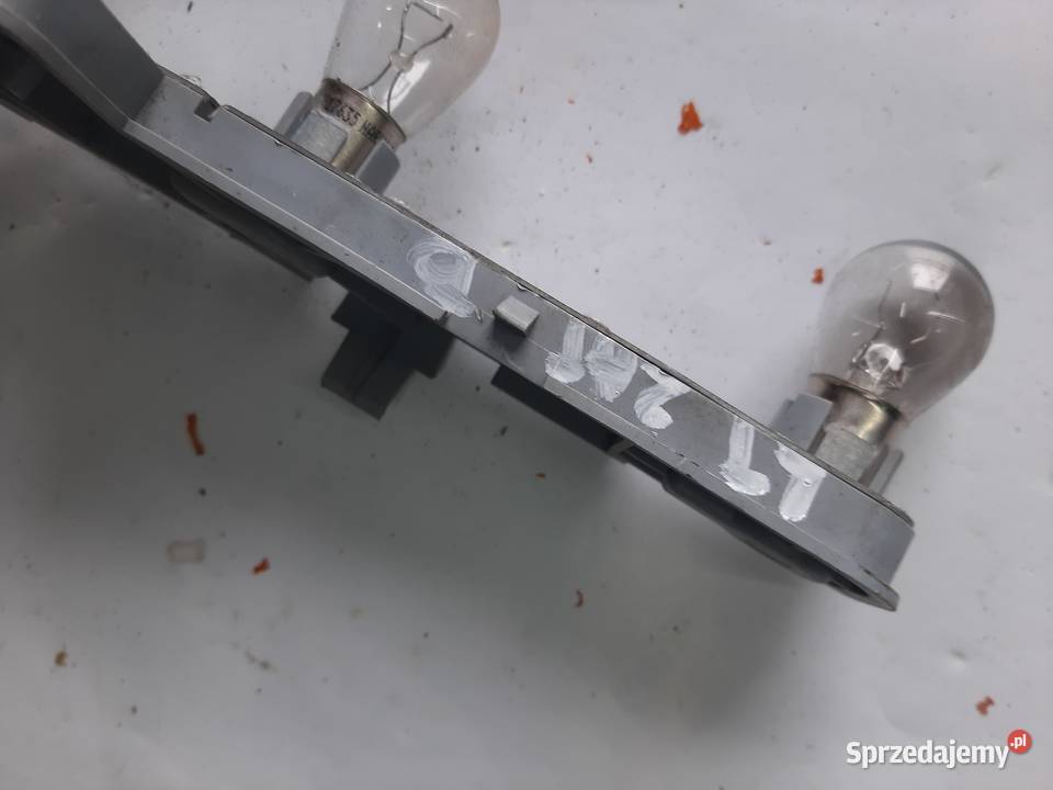 Opel Zafira B listwa wkład lampy lewej tylnej Ksawerów sprzedam