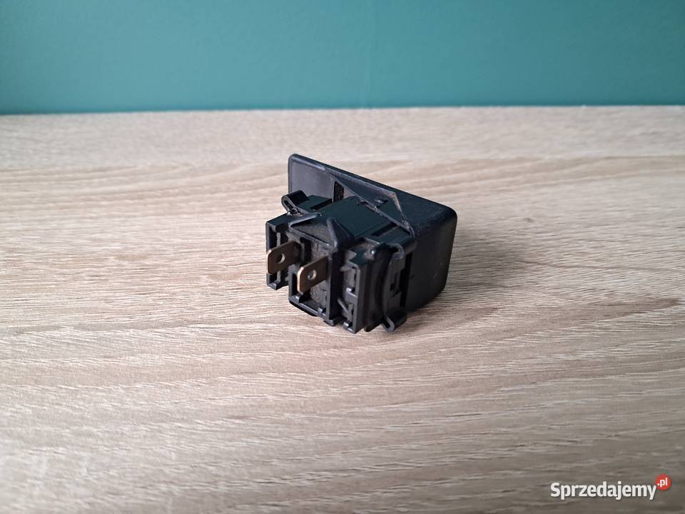 Przełącznik przeciwmgielne przednie 126p FL Tychy