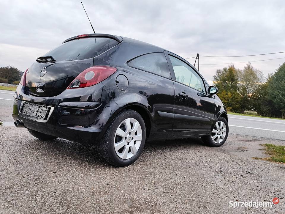 Opel Corsa 14100 2010 r z Niemiec Opłacony centralny zamek Królewiec sprzedam