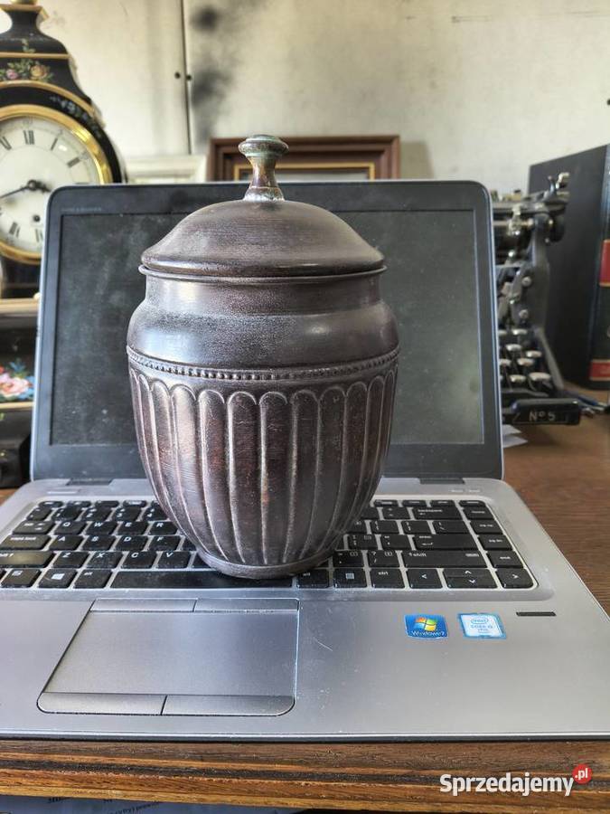 Dwa pojemniki na tyton Wiązowna