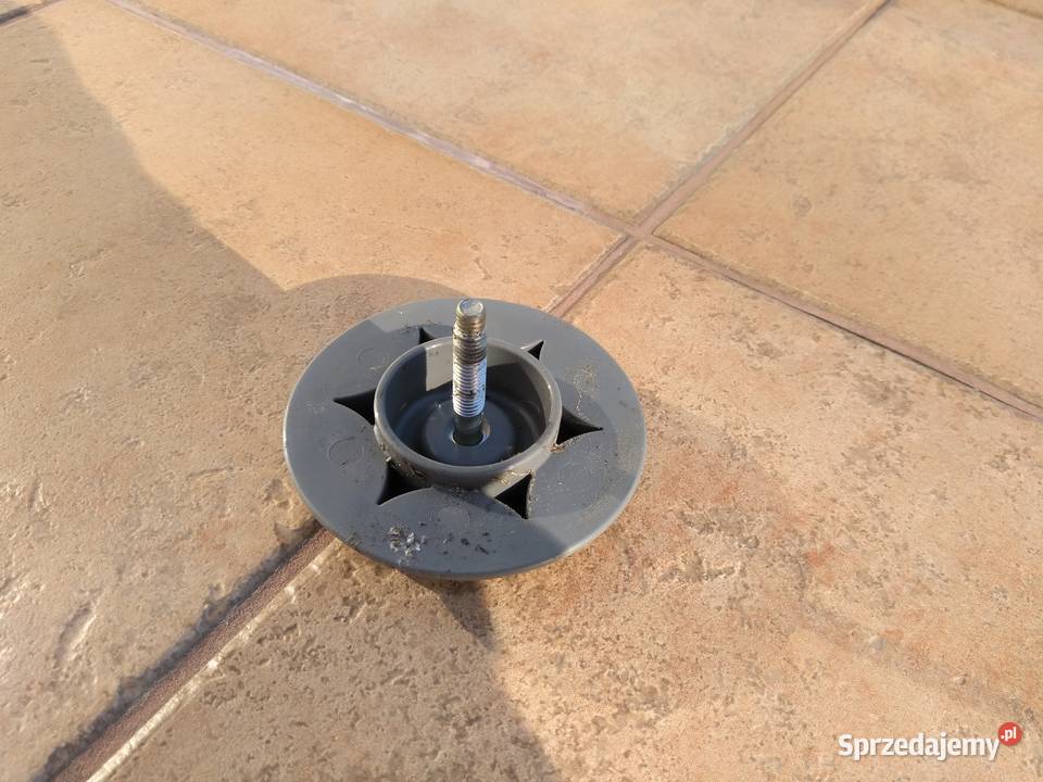 Śruba mocowania styropianu bagażnika Nissan Wągrowiec