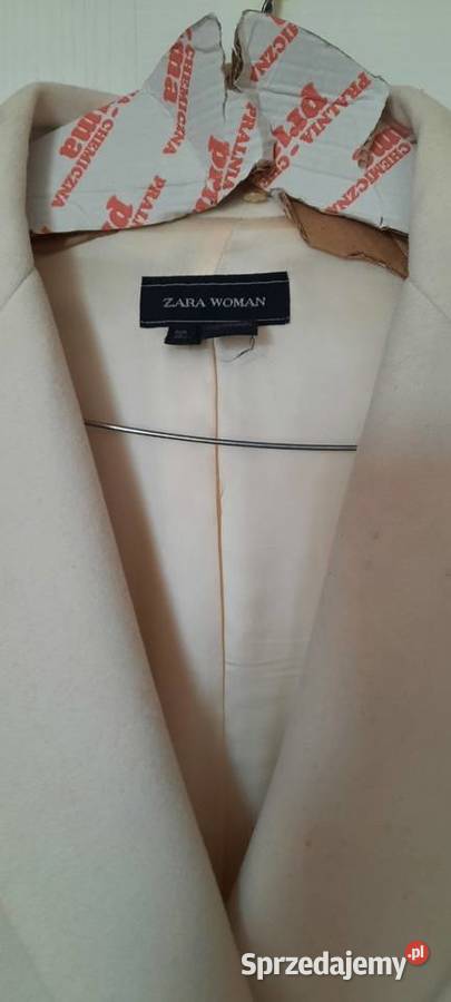 Zara piękny płaszcz koloru ercu z paskiem Lublin