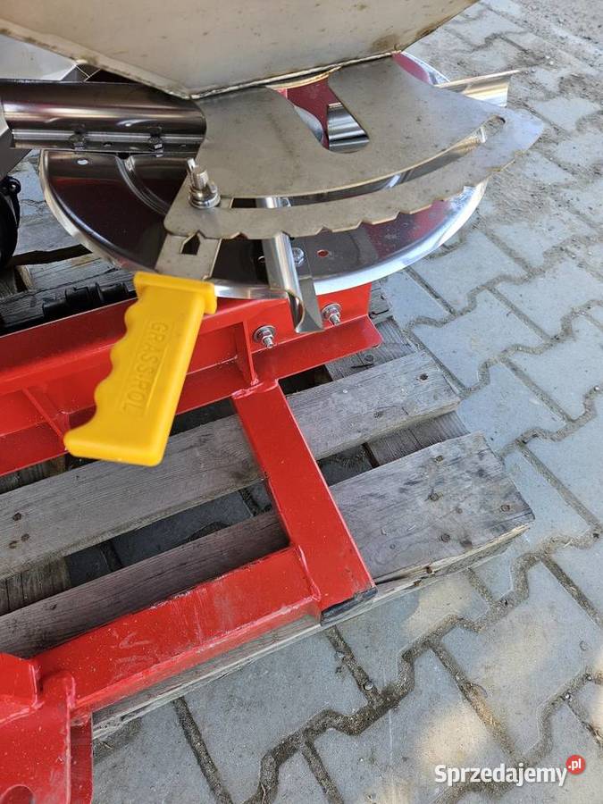 Solidny rozsiewacz nawozów z blachy nierdzewnej Popławy