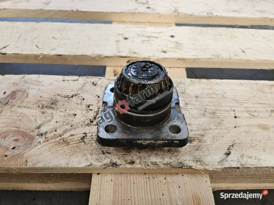 Sworzeń zwrotnicy górny Valtra N111 N121 N141 Byków sprzedam