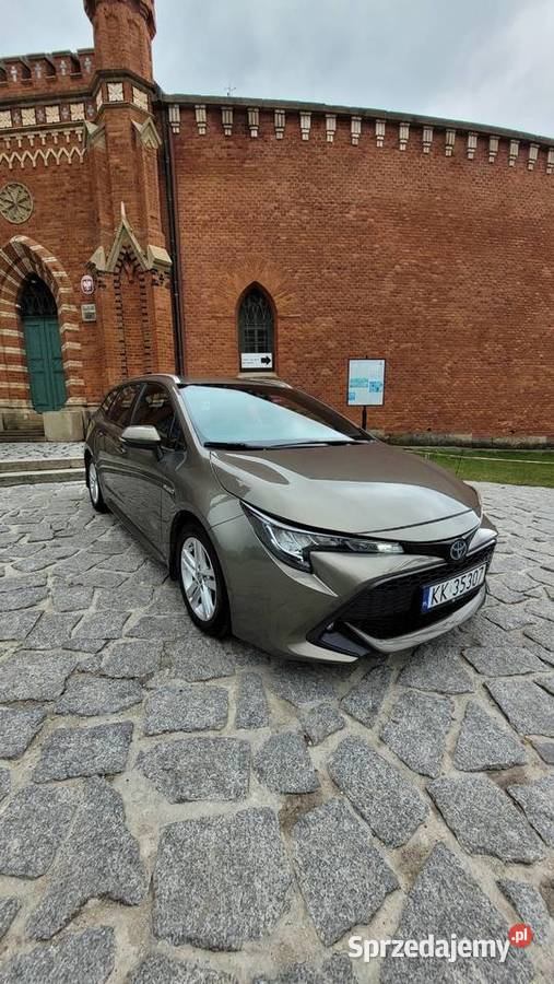 Toyota Corolla e21 18 Hybrid 53000km sprzedam