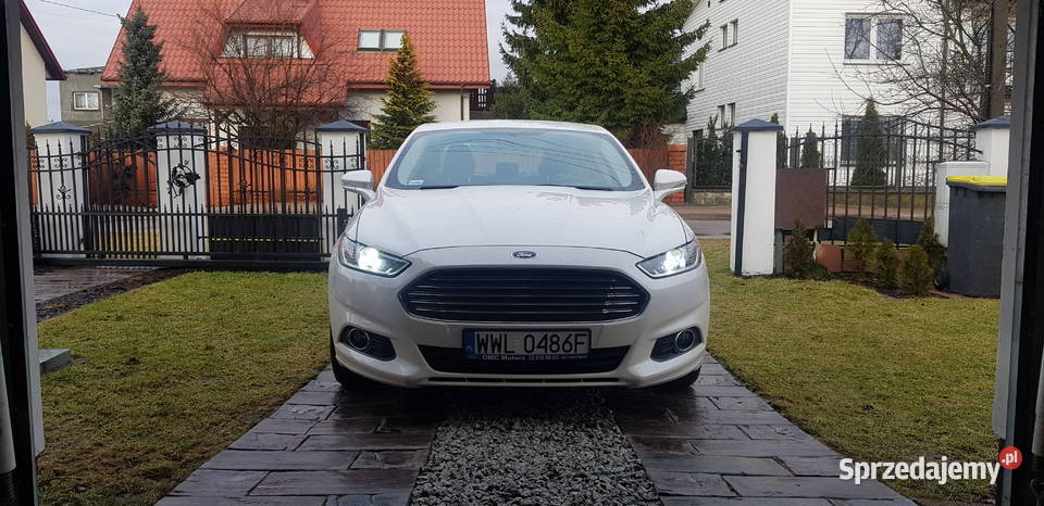 Ford Mondeo niski przebieg biała perła kamera benzyna Tłuszcz