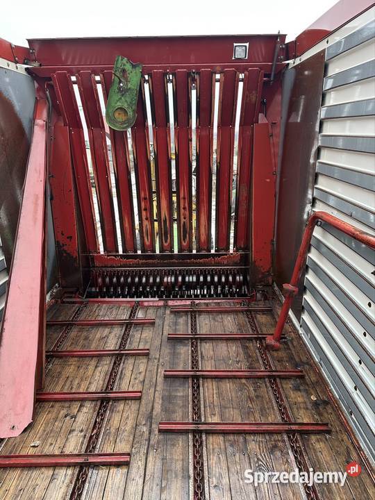 Przyczepa samozbierająca Strautmann Mega Vitesse Krone