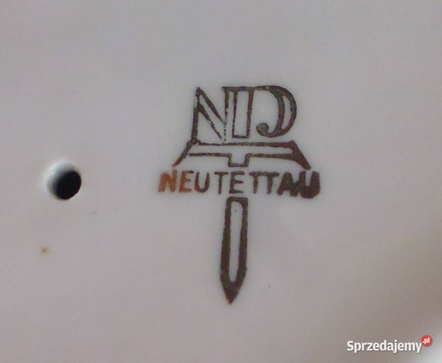 Figurka Porcelanowa Neu Tettau Porcelana i szkło mazowieckie Warszawa