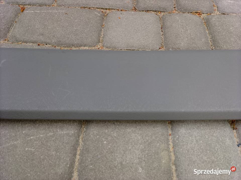 Osłona podsufitki Audi 80 Avant 8A9867829 osobowe Trachy sprzedam