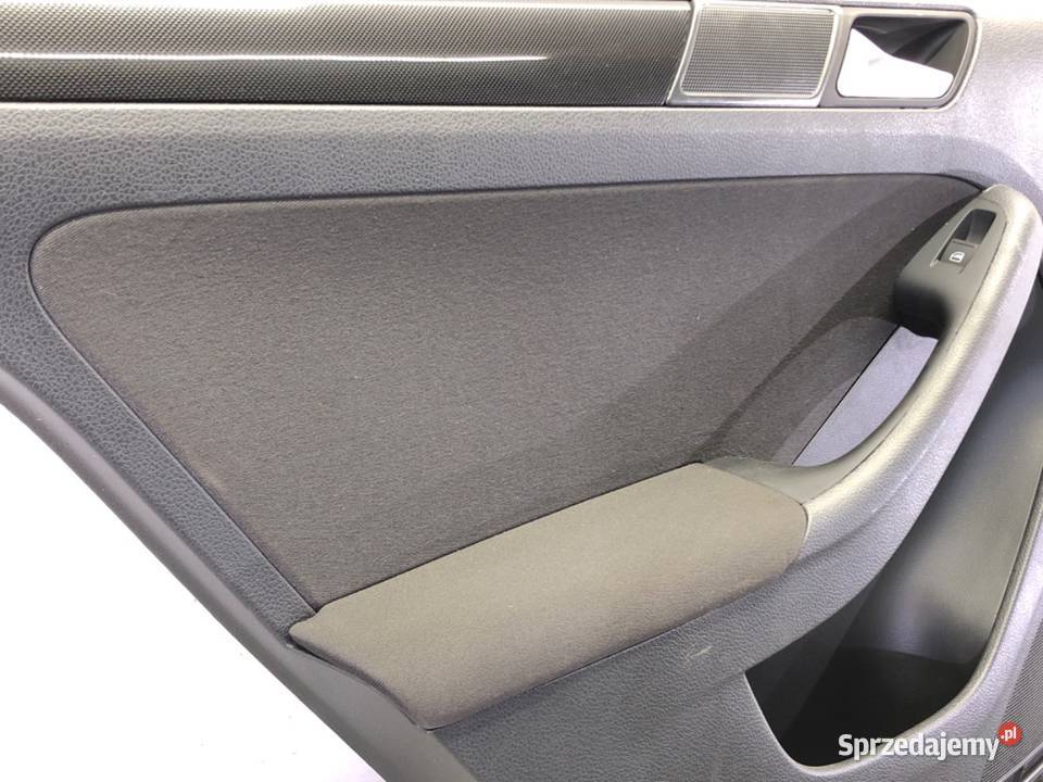 BOCZEK DRZWI LEWY TYŁ VW JETTA IV SedanLimuzyna
