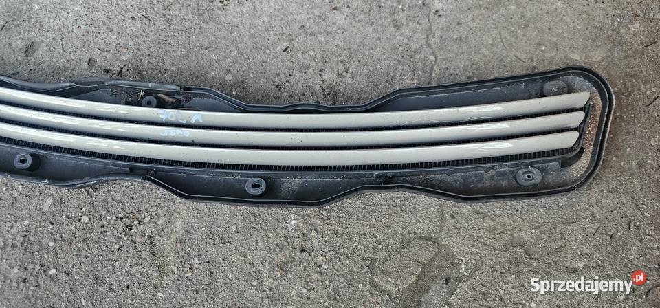 Kratka wlot maski mercedes w210 2108800705 Rok produkcji 1998 Zbąszyń