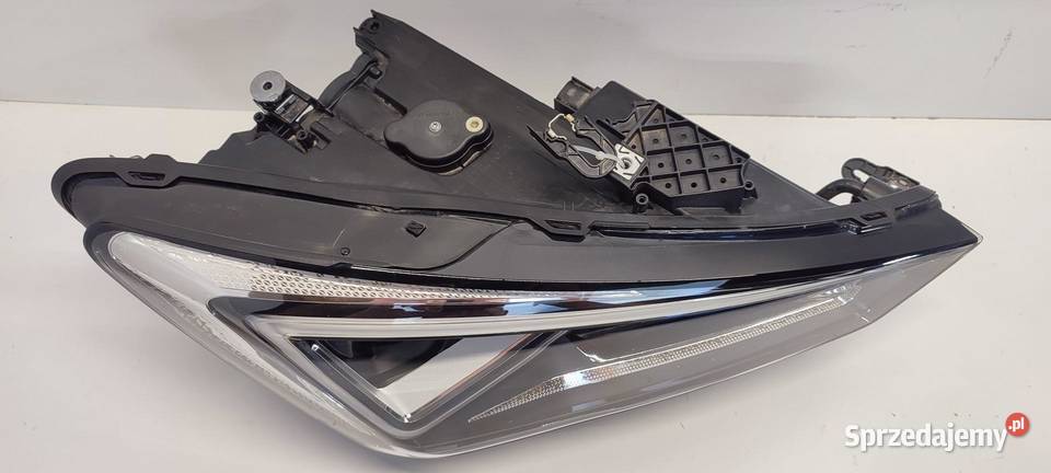 CUPRA FORMENTOR LAMPA PRAWY PRZÓD RHD 5FH941008F sprzedam