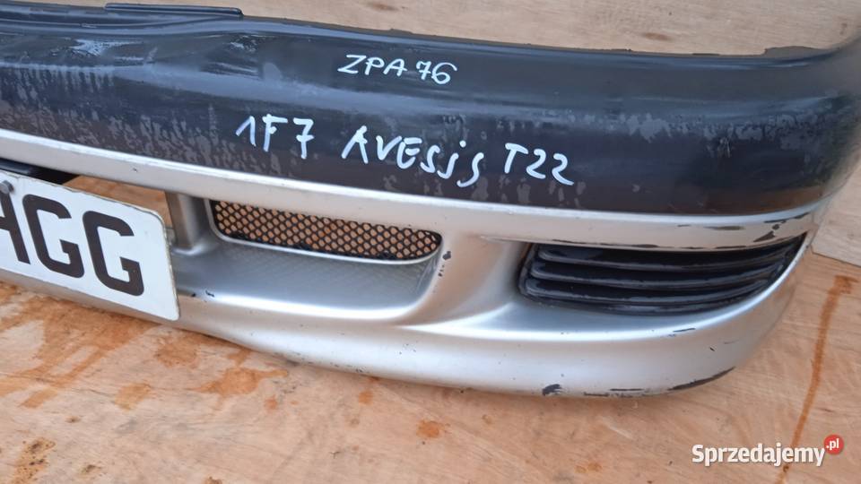 TOYOTA AVENSIS T22 ZDERZAK PRZÓD 1F7 Pasy przednie i tylne Zbierkowo