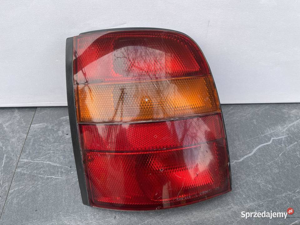 NISSAN MICRA K11 LEWA LAMPA TYŁ Ostroróg