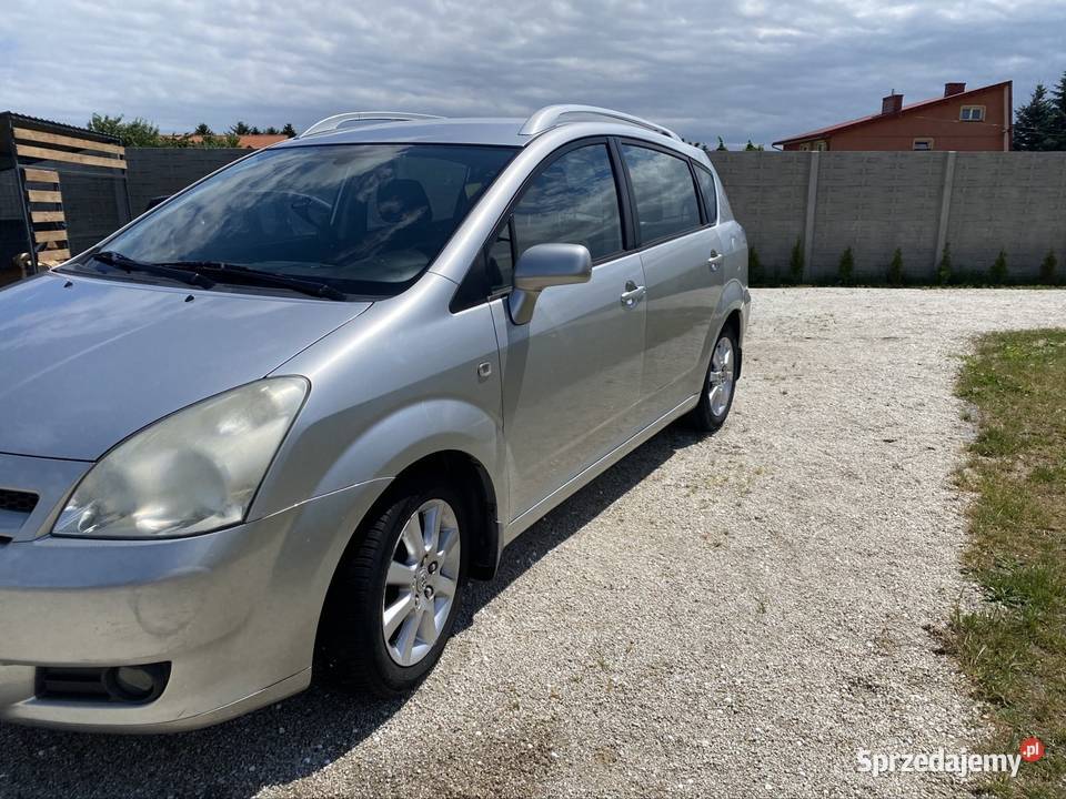 Toyota Corolla verso salon Polska Corolla Verso Starachowice