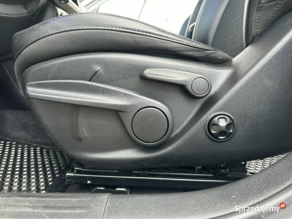 Jeep Compass Półskóra Grzane fotelekierownica