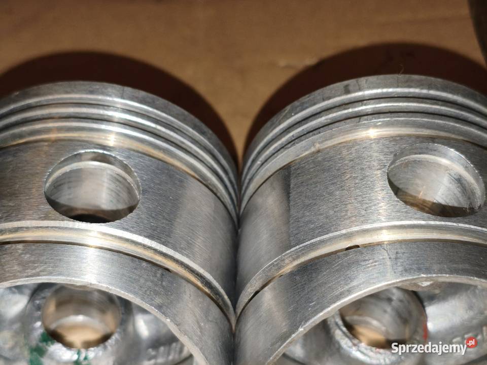 Oryginalne tłoki R2 7842 Ural M61 M62 M63 M66 Leszno