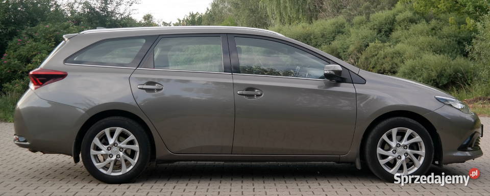 Toyota Auris 16 kombi benzyna Salon polska manualna Grójec