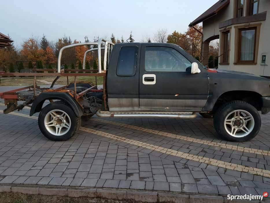 Sprzedam vw taro Toyota hilux Nisko sprzedam