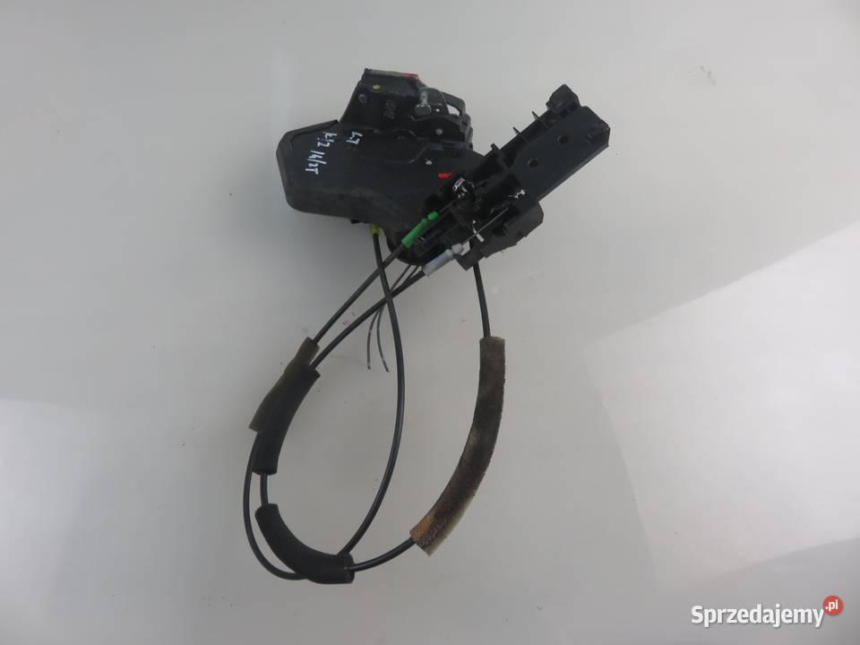 ZAMEK LEWY TYLNY TOYOTA AVENSIS II T25 Części samochodowe sprzedam