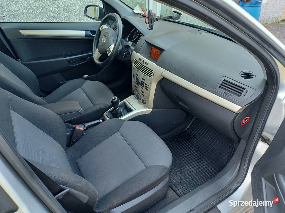 Opel astra H Hatchback Żurawnica