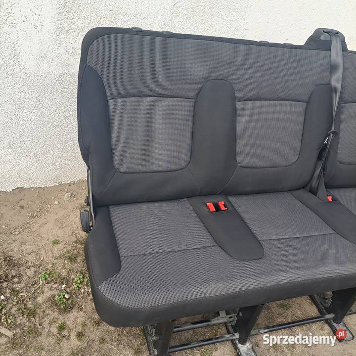 Tylną łwaka Renault Trafic 20202023 Lipka