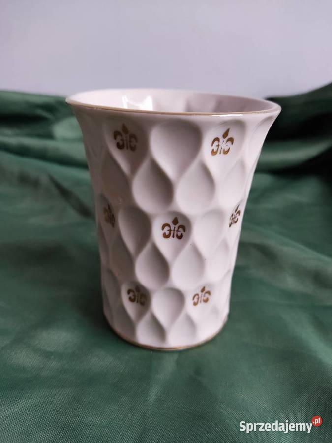 Elegancki kubek porcelanowy