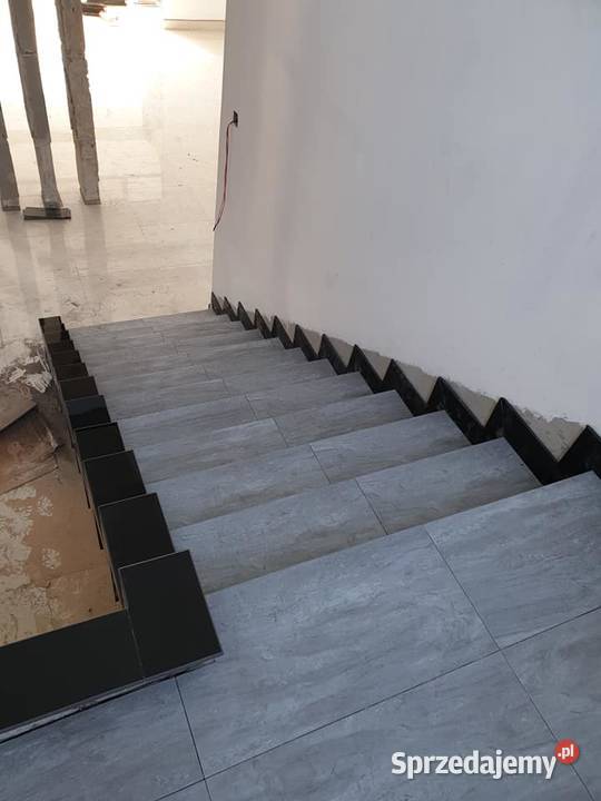 Płytki schodowe 30x60 szare ANTYPOŚLIZGOWE RYFLE Łask