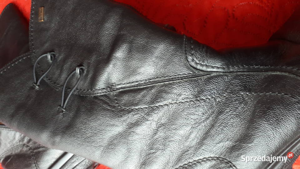 Kozaczki skórzane na futerku 39