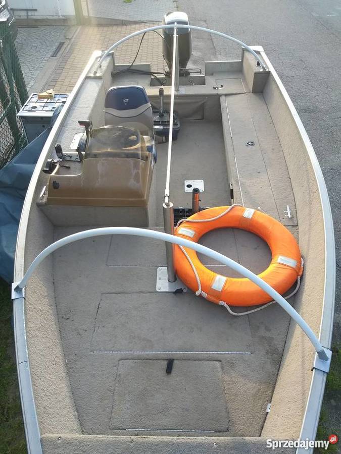 Łódź wędkarska z silnikiem zaburtowym Mercury 50