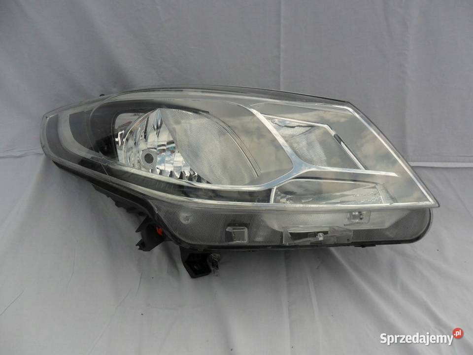 Maxus EDeliver 3 reflektor prawy przedni lampa