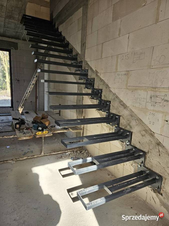 Stelaż schody pólkowe metalowe 1 stopień Schody i balustrady