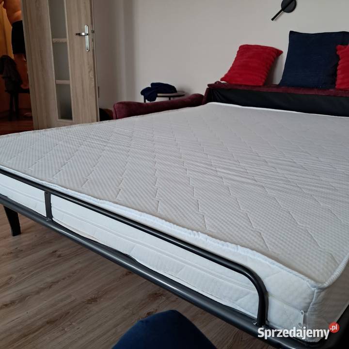 Sprzedam sofę w stylu włoskim