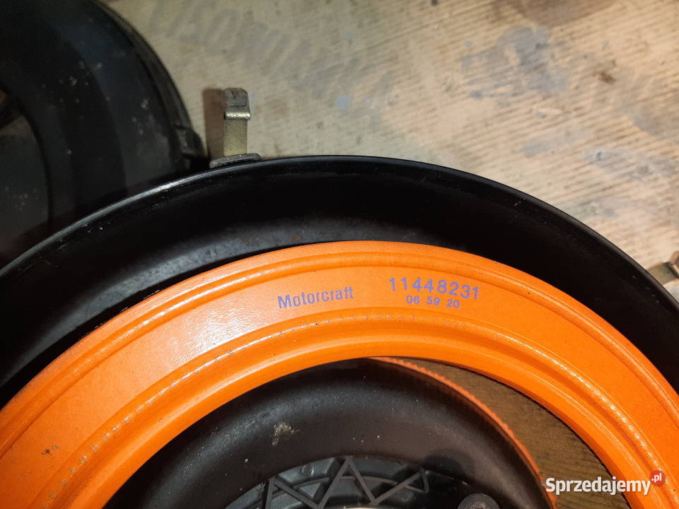 Obudowa fitra powietrza stary Ford V6 79 TF96 Lublin