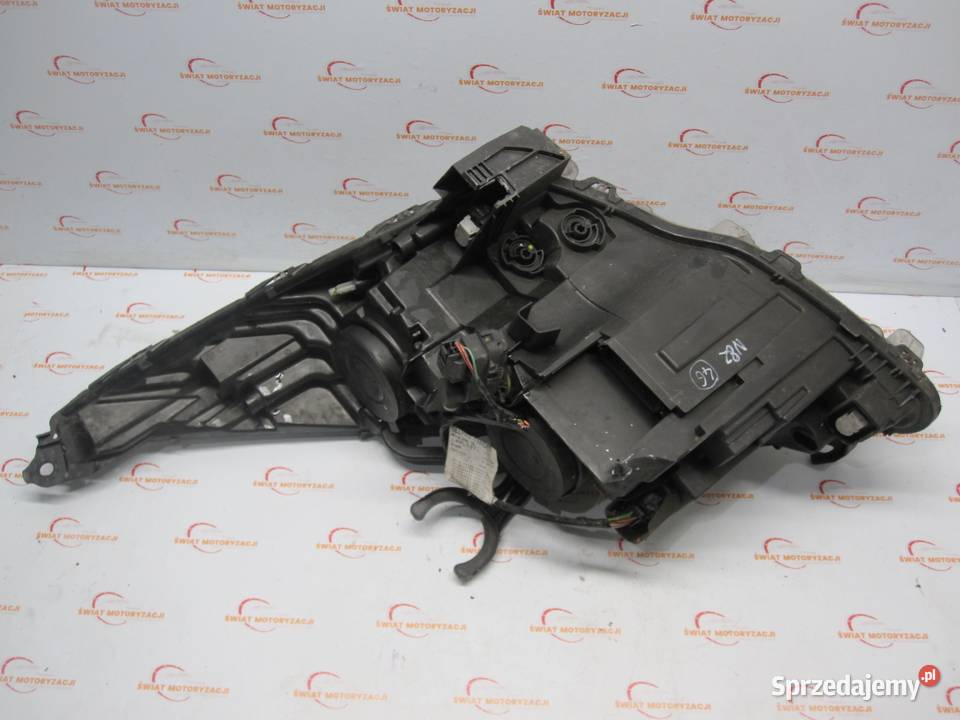 PEUGEOT 3008 I 12r lampa prawy przód 9685472680 osobowe Kielce
