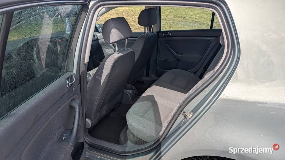 VW Golf V 19 TDI BKC 2004 OC i przegląd ważne Rok produkcji 2001 sprzedam