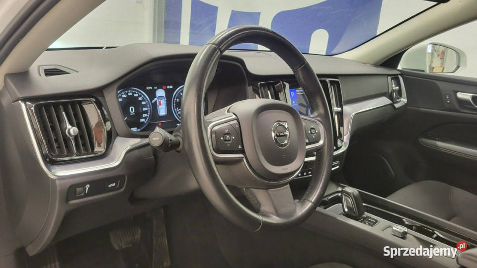 Volvo V60 B3 B Momentum Core aut II 2018 V60 Grójec