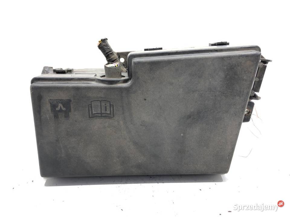 SKRZYNKA BEZPIECZNIKÓW FORD FOCUS III Hatchback podkarpackie