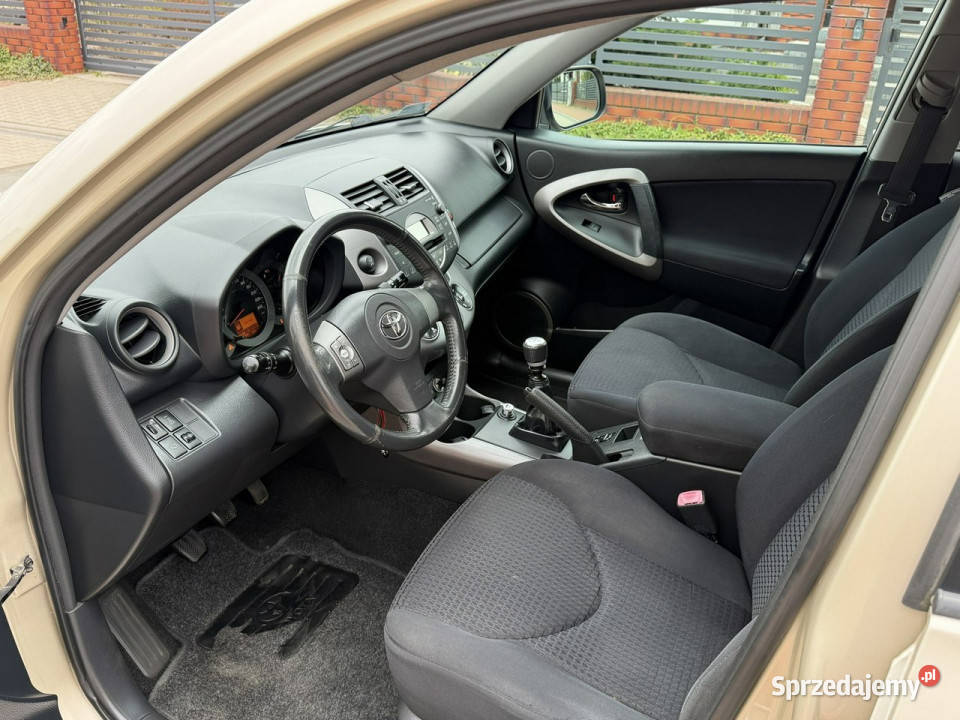 Toyota RAV4 Toyota RAV4 4x4 22D 2011 Bogata Gostyń
