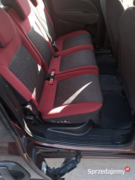 Śliczny Fiat Doblo 14 benzyna 90 2011r 5 osób Doblo łódzkie